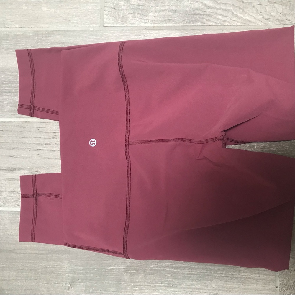 Lululemon Wunder Under size 8